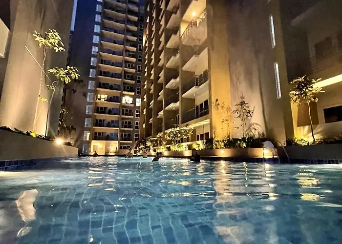 Luxury 4 Bedroom Luxury Near Solaire & Okada * Manila